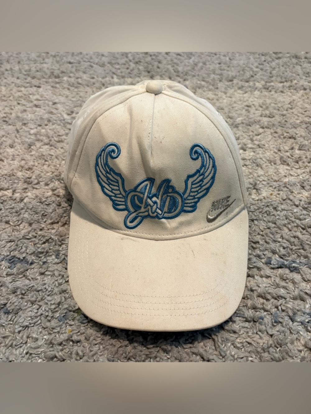 Vintage Y2K Nike Winged Graphic Snapback Cap Off-White / UNC Blue OSFA